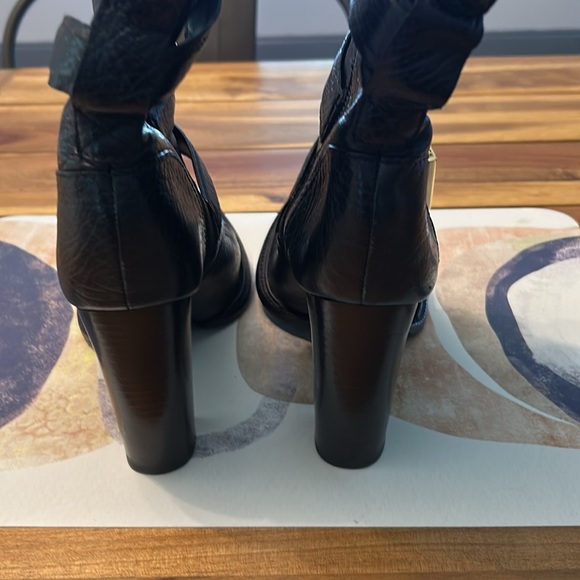 Tory Burch Black Leather Wedge Bootie Motto Boot - Picture 5 of 6